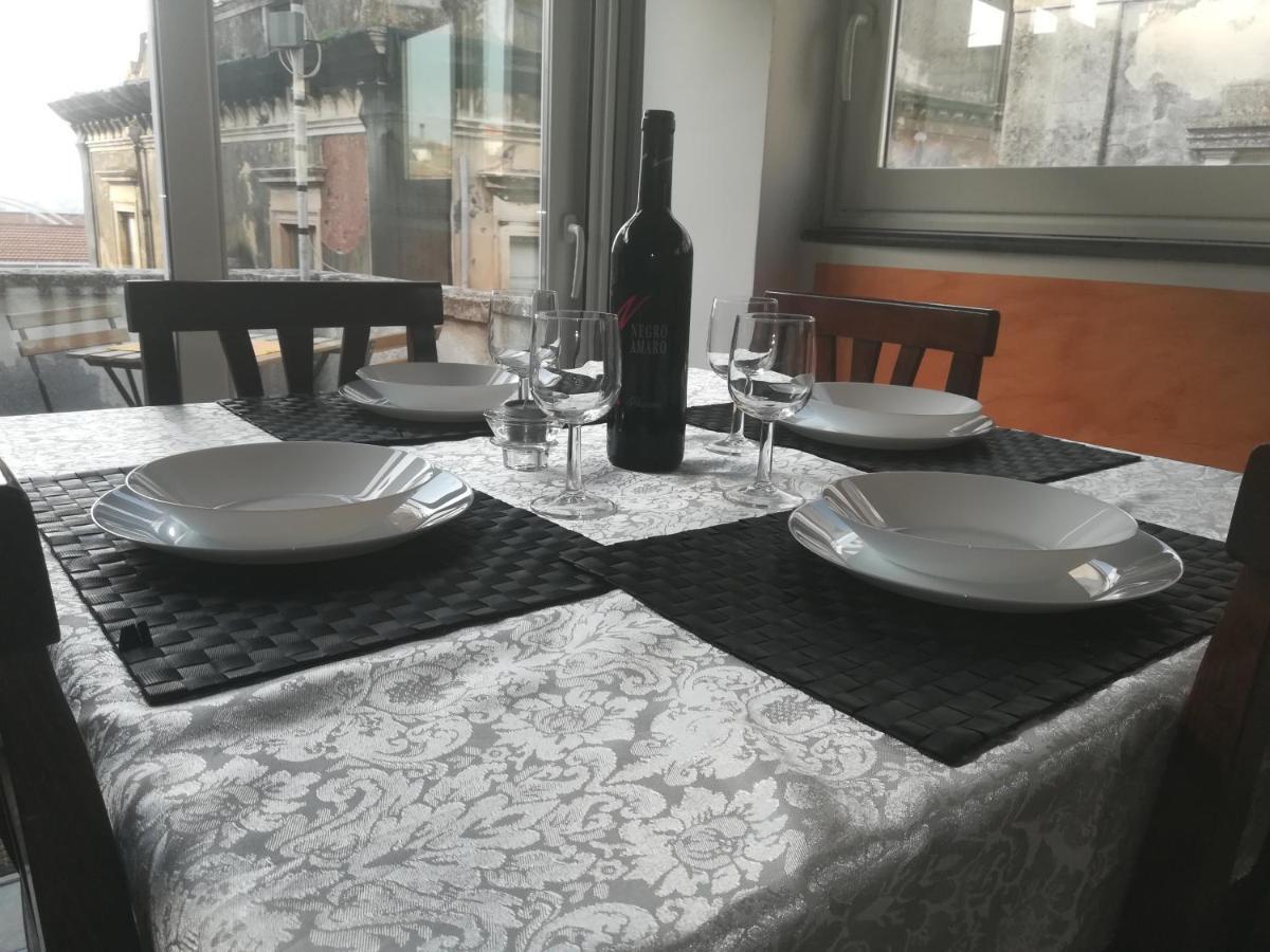 La Terrazza Sul Centro Apartment คาตาเนีย ภายนอก รูปภาพ
